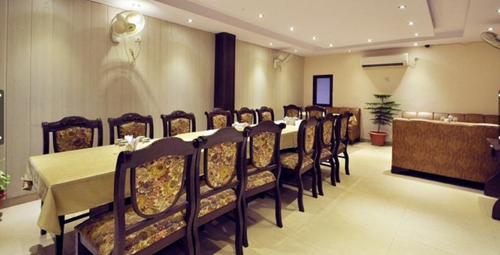 Hotel Jasmine Харидвар Экстерьер фото