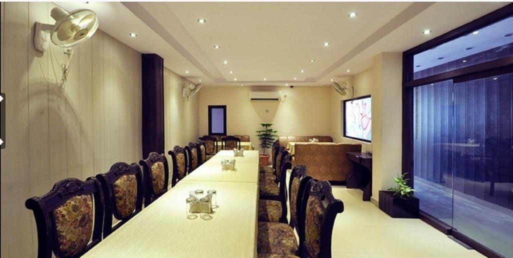 Hotel Jasmine Харидвар Экстерьер фото